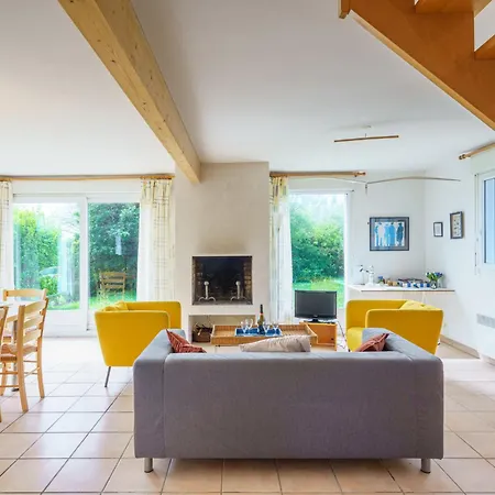 Holiday home Maison Bleue By Interhome Kernalleguen